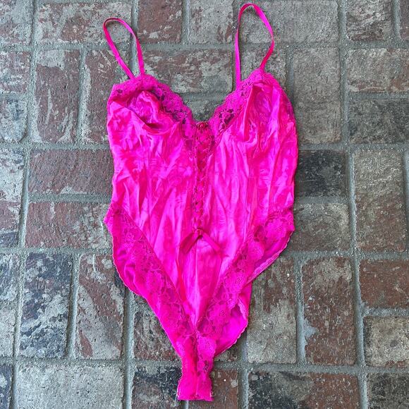 Vintage Intimate Attitudes Lace Lingerie Bodysuit Snap Size 1X Fuchsia - Picture 1 of 4